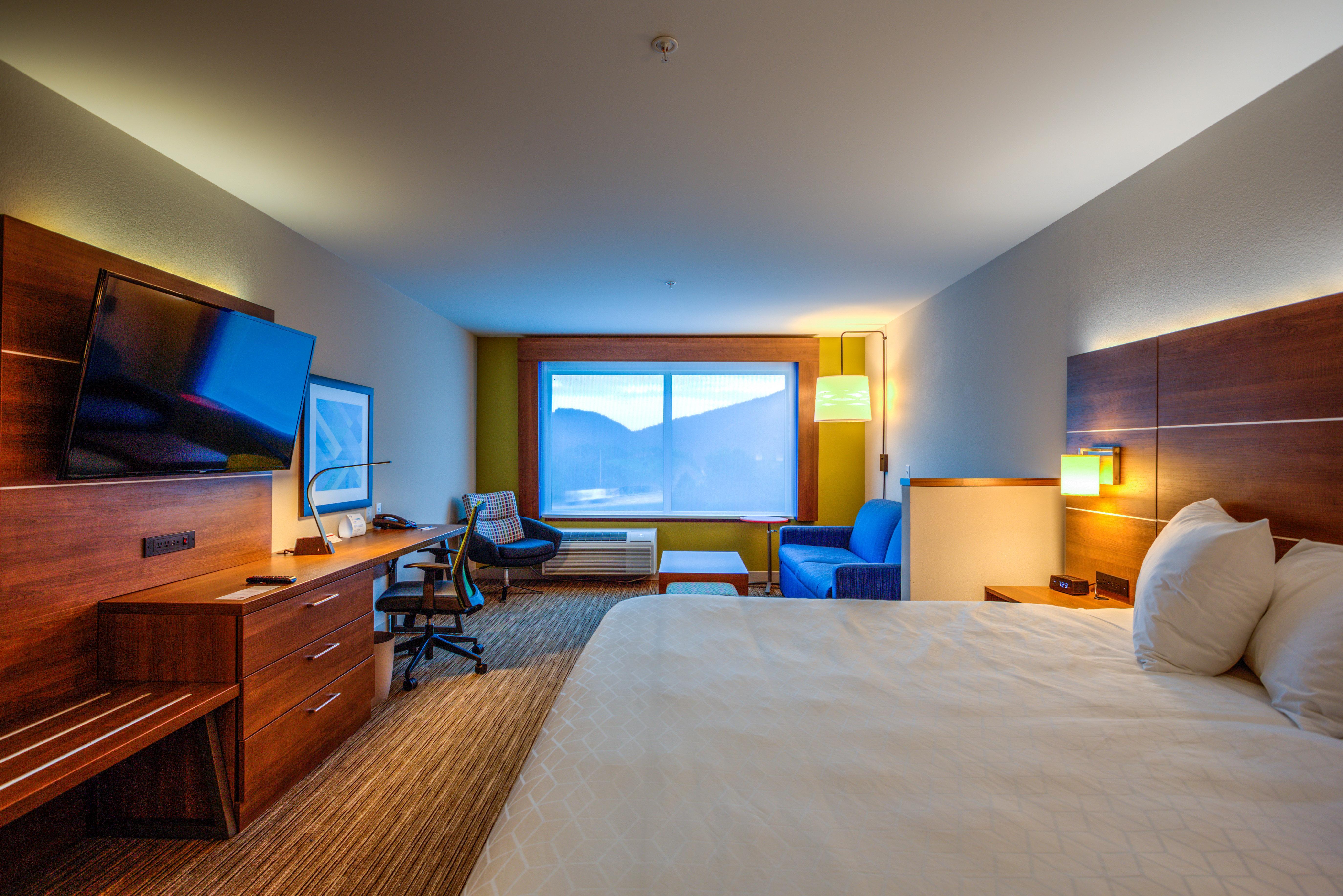Holiday Inn Express & Suites Reedsville - State Coll Area, An Ihg Hotel Exterior photo