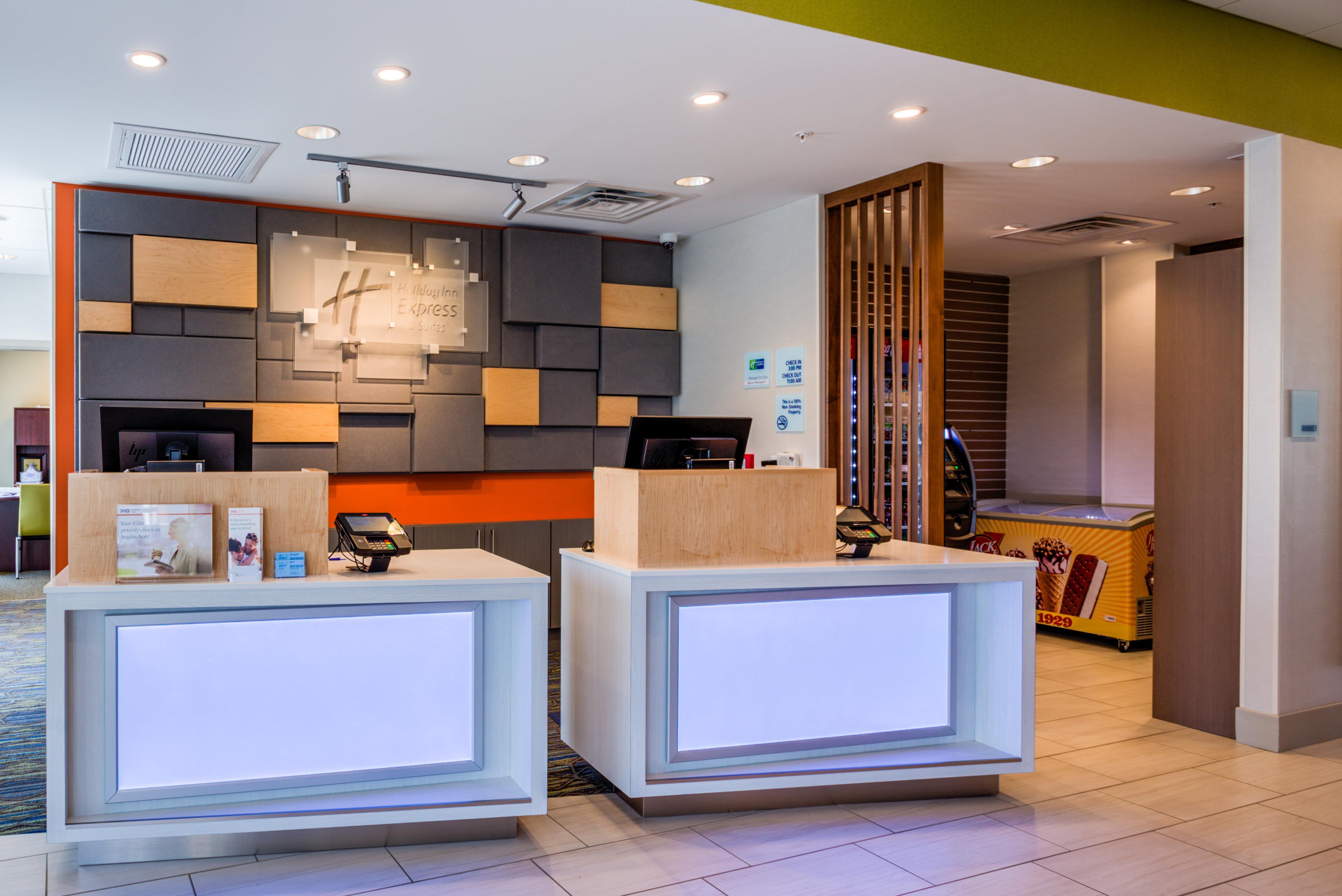 Holiday Inn Express & Suites Reedsville - State Coll Area, An Ihg Hotel Exterior photo